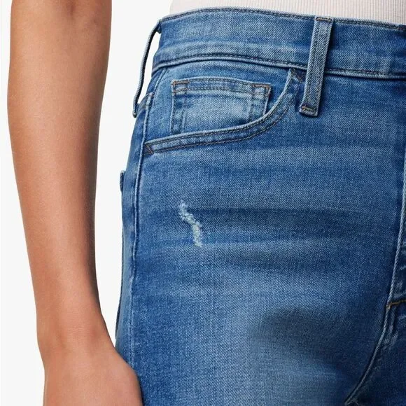 Joe’s Jeans High Rise Wide Leg Distressed Jean in Belenos Medium Wash Size 26